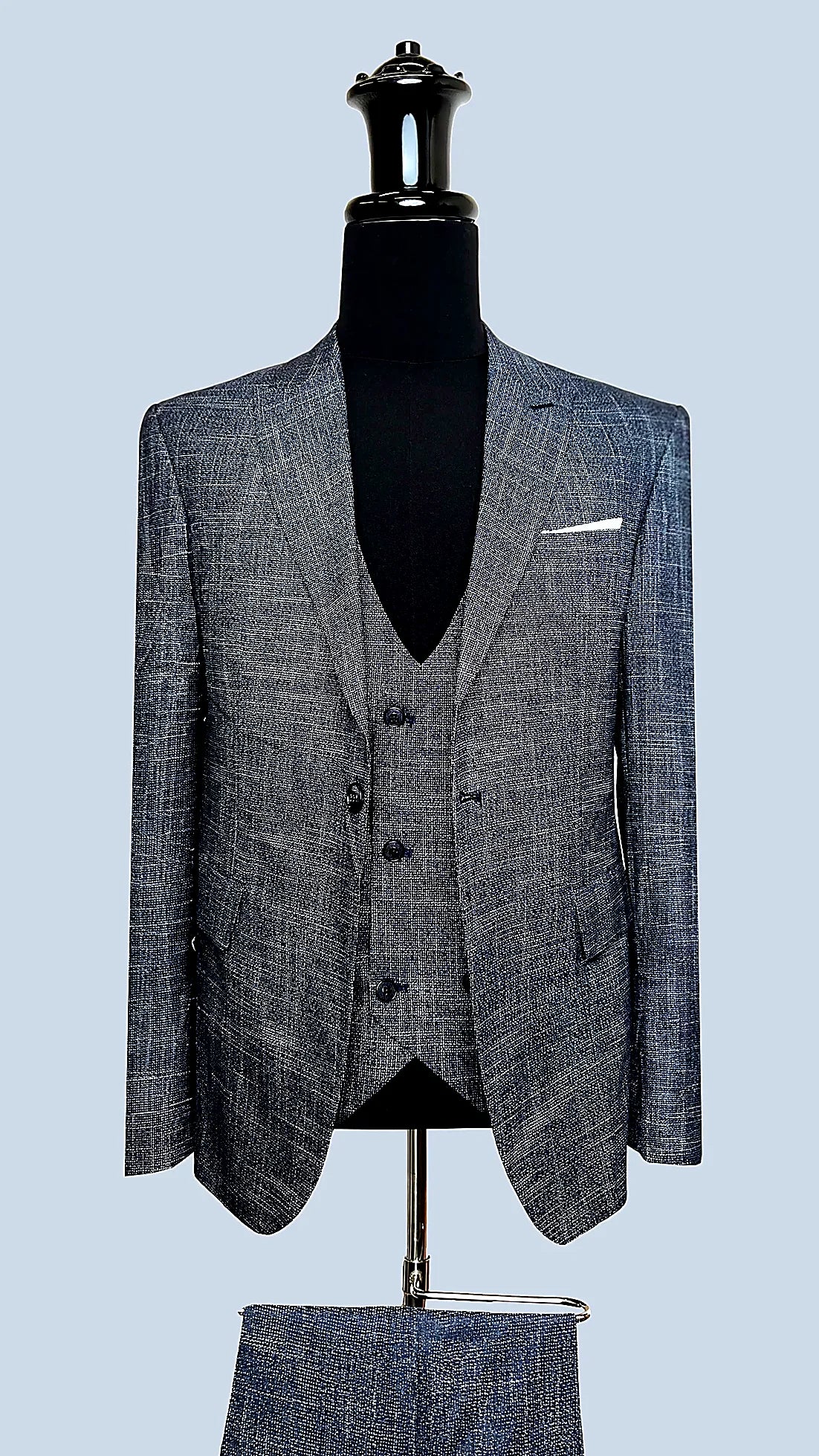 heathered chambray detailing in a luxe wool-silk blend