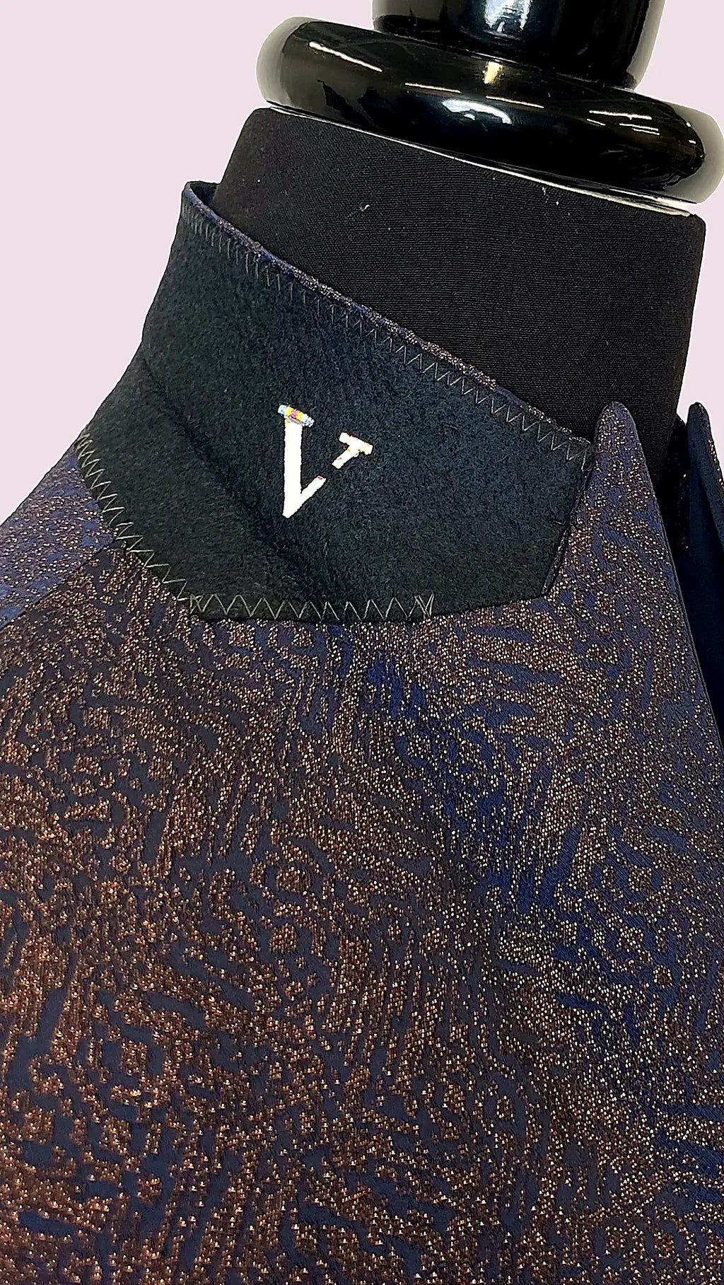 Exquisite Tuxedo Blazer with Jacquard Lining