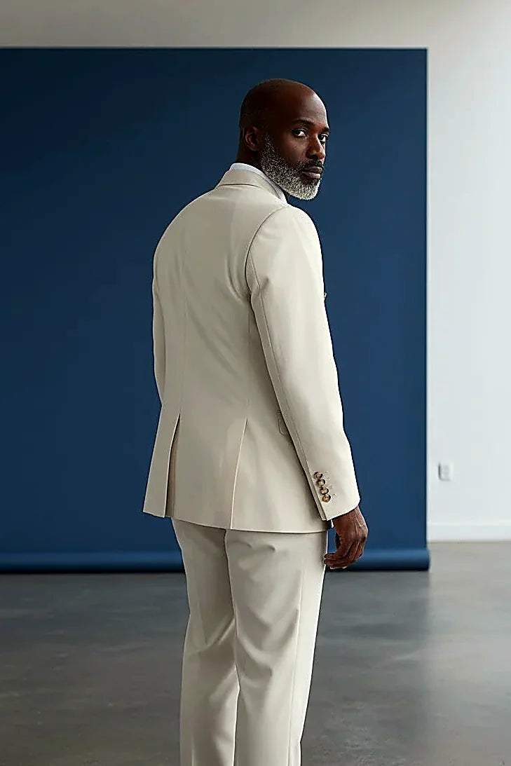 Men's Double-Breasted Suit Sharp Style, Clean Fit A well-structured double-breasted