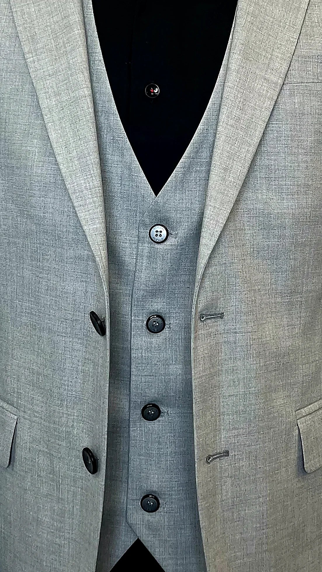 Men's Luxurious Gray Suit with Paisley Detail