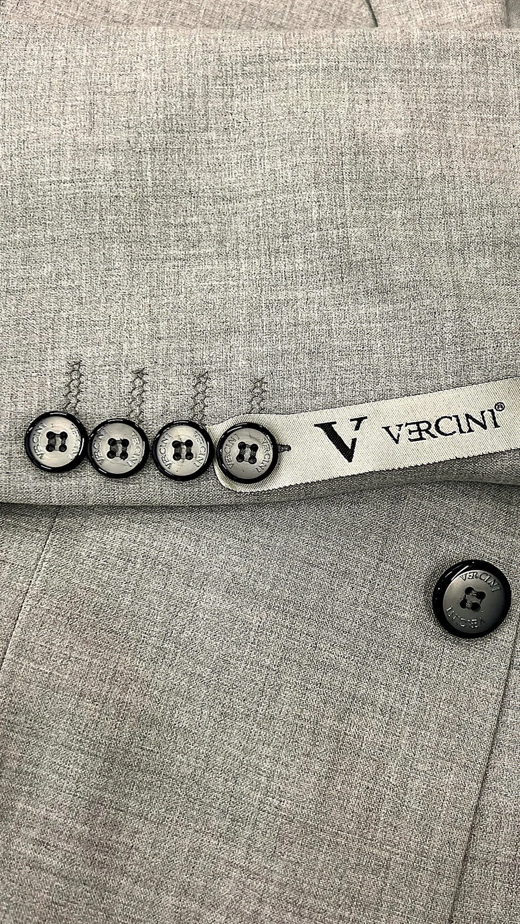 Men's Luxurious Gray Suit with Paisley Detail