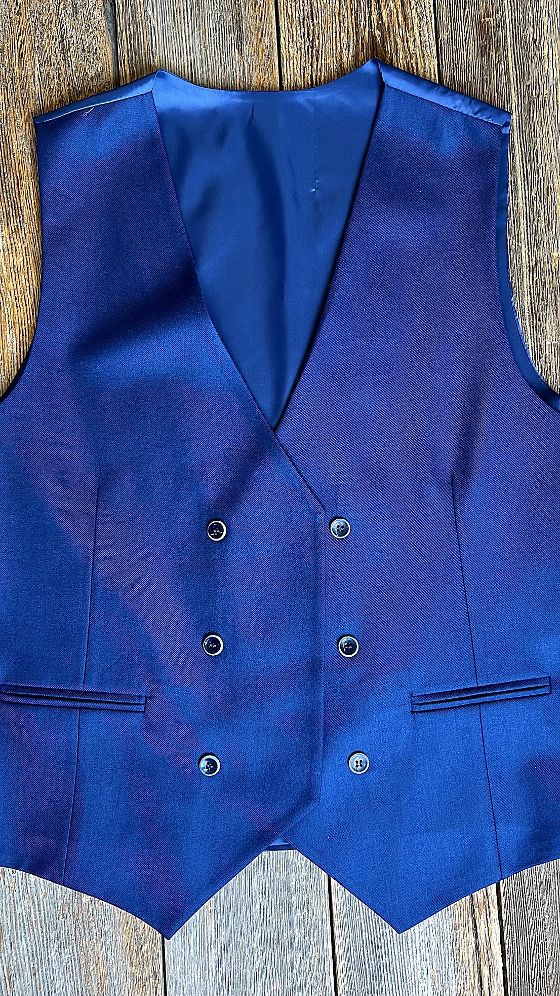 Sapphire Blue Houndstooth 3-Piece Suit | Modern Tailored Men's Suit